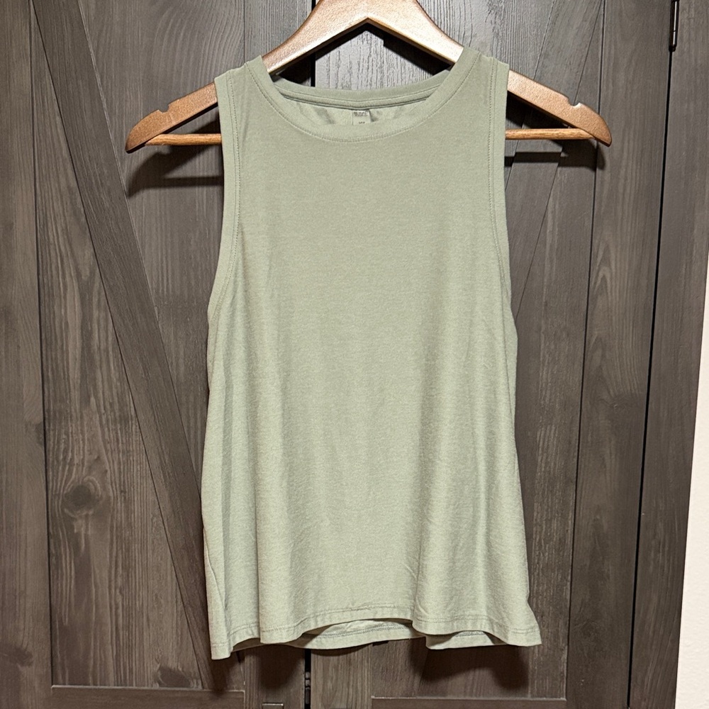 Beyond Yoga Featherweight Rebalance tank